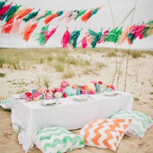 Тассел-гирлянды: 47 идей для яркого торжества 