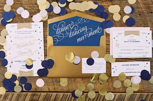 Свадебная палитра: густой темно-синий цвет и роскошь золота 