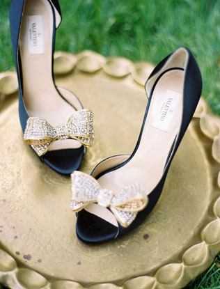 Свадебная палитра: густой темно-синий цвет и роскошь золота 