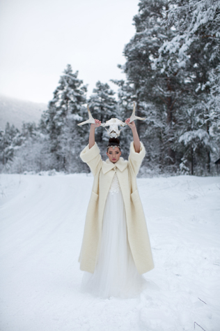 зимний образ невесты, невеста в пальто 