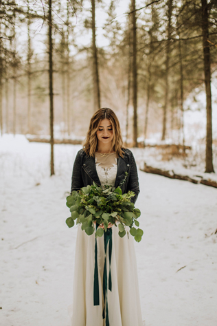 зимний образ невесты, невеста в кожаной куртке 
