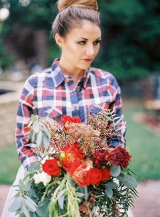 зимний образ невесты, невеста в клетчатой рубашке 