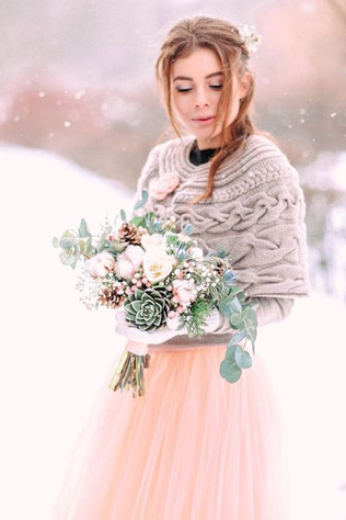 зимний образ невесты, невеста в вязаной накидке 
