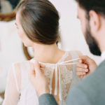 Вдохновение: свадебные платья с завязками на спинке