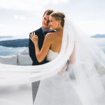 Лучезарная свадьба на Санторини: Саша и Юлия