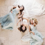 Свадебные тренды: платья подружек невесты для бархатного сезона