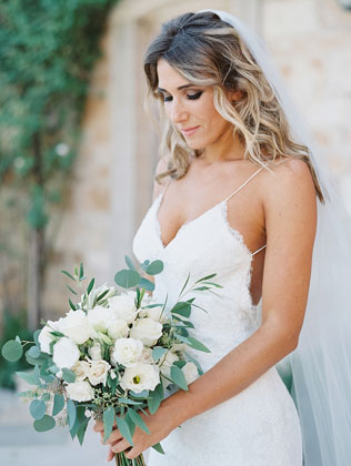 Тренд лета: свадебные платья с тонкими бретелями 