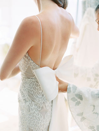 Тренд лета: свадебные платья с тонкими бретелями 