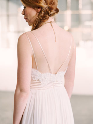 Тренд лета: свадебные платья с тонкими бретелями 