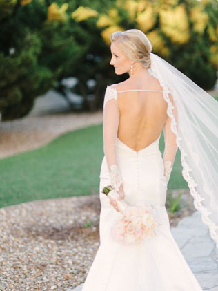 Тренд лета: свадебные платья с тонкими бретелями 