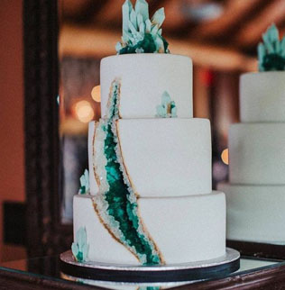 Тренд: свадебные торты в виде драгоценных камней 