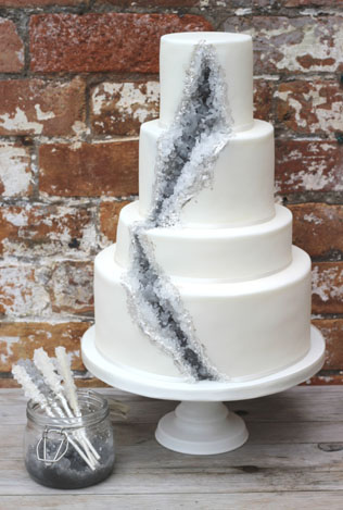 Тренд: свадебные торты в виде драгоценных камней 