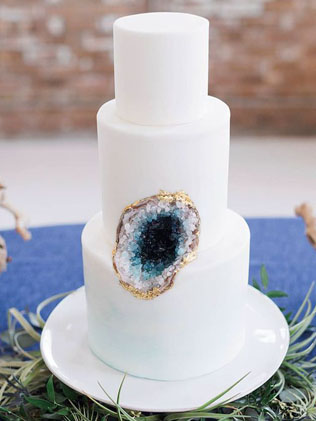 Тренд: свадебные торты в виде драгоценных камней 