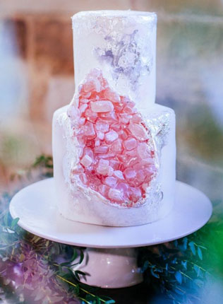 Тренд: свадебные торты в виде драгоценных камней 