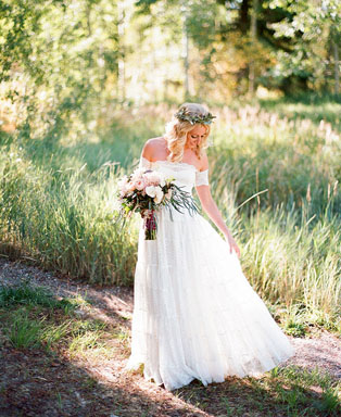 Тренд лета: свадебные платья с обнаженными плечами, образ рустик невесты
