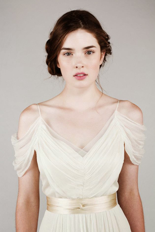 Тренд лета: свадебные платья с обнаженными плечами, портрет невесты