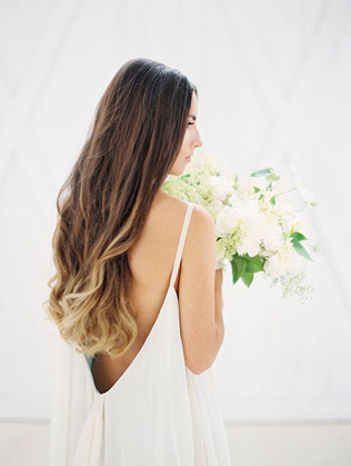 В тренде: свадебные прически в минималистичном стиле 