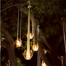 Украшение свечами комнаты невесты