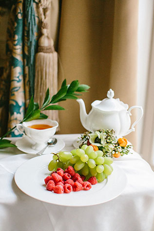 Утро невесты в стиле бохо, фрукты