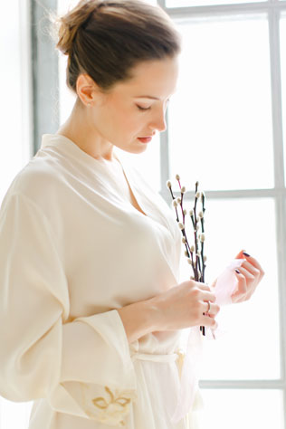 Утро невесты в нежных пастельных тонах, невеста с вербой