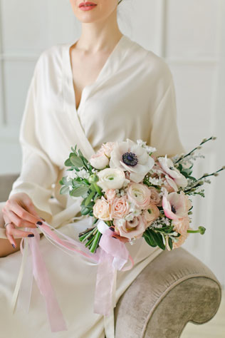 Утро невесты в нежных пастельных тонах, букет невесты