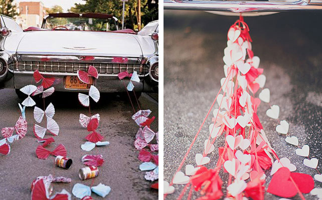 Кортеж, украшенный табличками