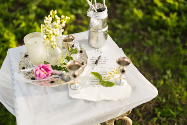 Вдохновение заката: романтичная фотосессия невесты, сервировка стола