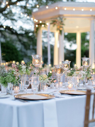 Свадьба под открытым небом: 35 идей для вечернего освещения 