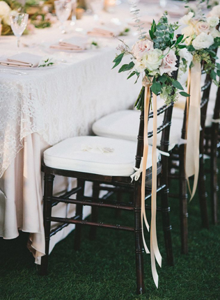 65 стильных идей для весенней свадьбы в саду, декор стульев