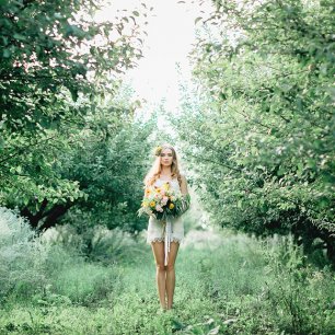 Весенняя невеста: фотосессия в зелёном саду