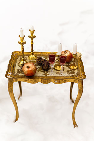 Винтажная нежность: зимняя свадебная фотосессия, классический столик