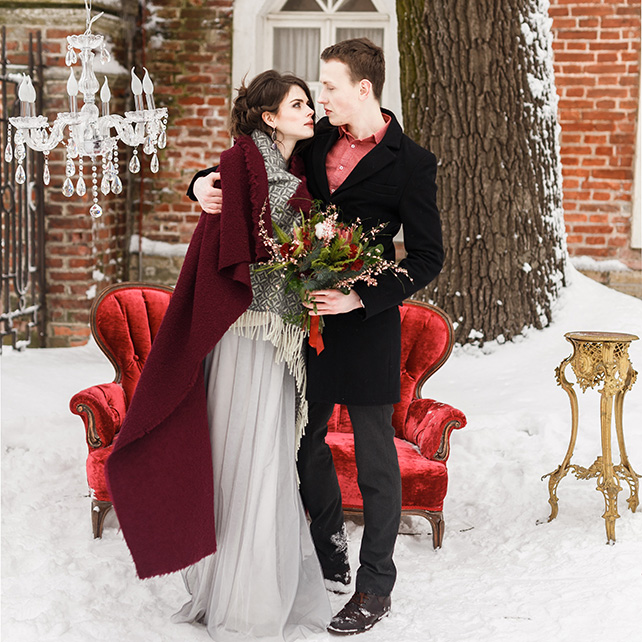 Винтажная нежность: зимняя свадебная фотосессия Виталия и Екатерины