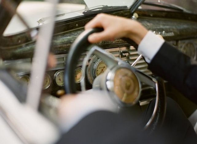 Ставка на винтаж: 8 must-haves для образа жениха 