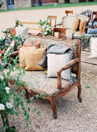 Свадьба в деталях: винтажная мебель 