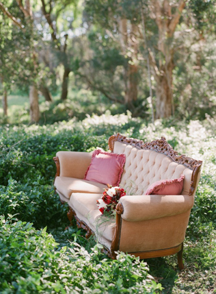 Свадьба в деталях: винтажная мебель 