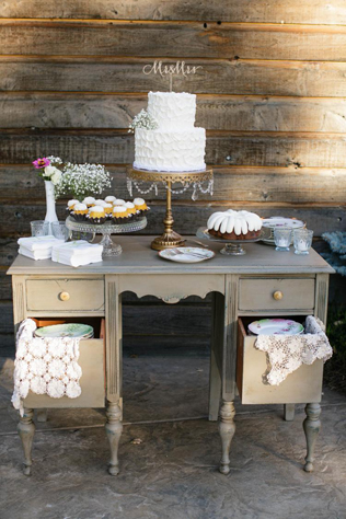 Свадьба в деталях: винтажная мебель 