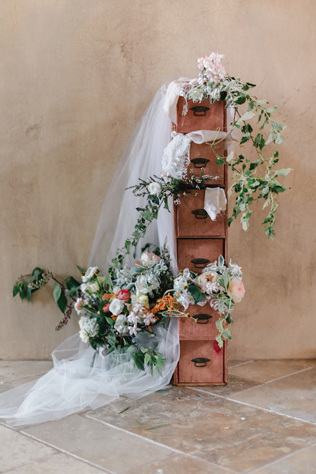 Свадьба в деталях: винтажная мебель 