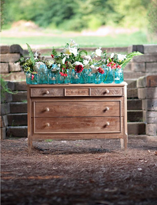 Свадьба в деталях: винтажная мебель 