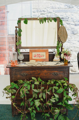 Свадьба в деталях: винтажная мебель 