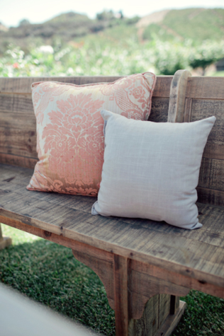 Свадьба в деталях: винтажная мебель 