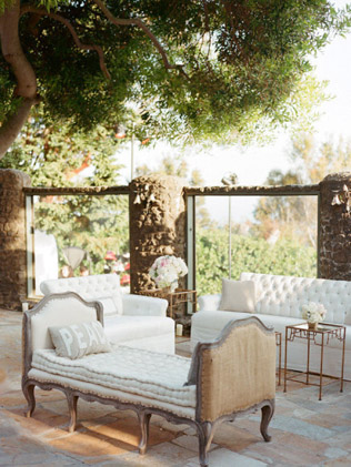 Свадьба в деталях: винтажная мебель 