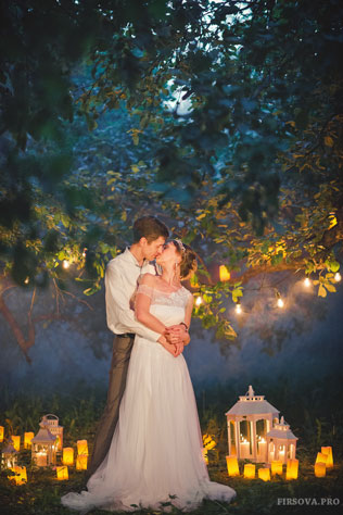 Волшебный ужин, жених и невеста в свечах