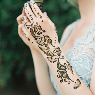 Вдохновение для невест: восточное искусство росписи мехенди