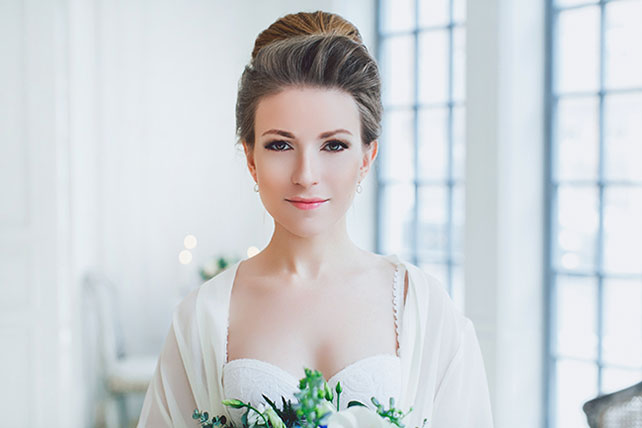 Воздушное утро невесты в голубых тонах, макияж невесты