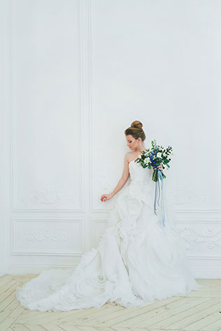 Воздушное утро невесты в голубых тонах, платье невесты