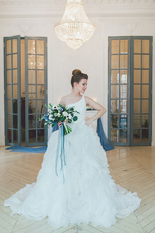 Воздушное утро невесты в голубых тонах, платье невесты