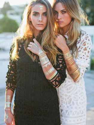 Золотая лихорадка: временные татуировки, украшения рук и лица тату