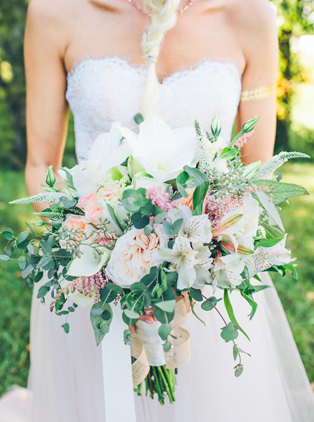 Золотая лихорадка: временные татуировки, невеста с букетом