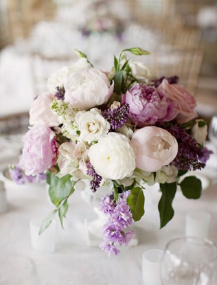 В ожидании весны: все оттенки сиреневого для свадьбы мечты 