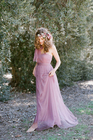 В ожидании весны: все оттенки сиреневого для свадьбы мечты 